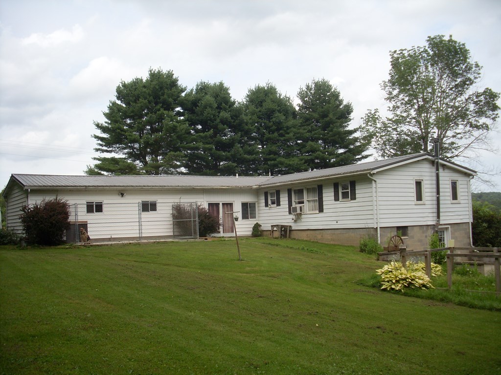 35955 Center Road Centerville, PA 16404 - Photo 2 of 16
