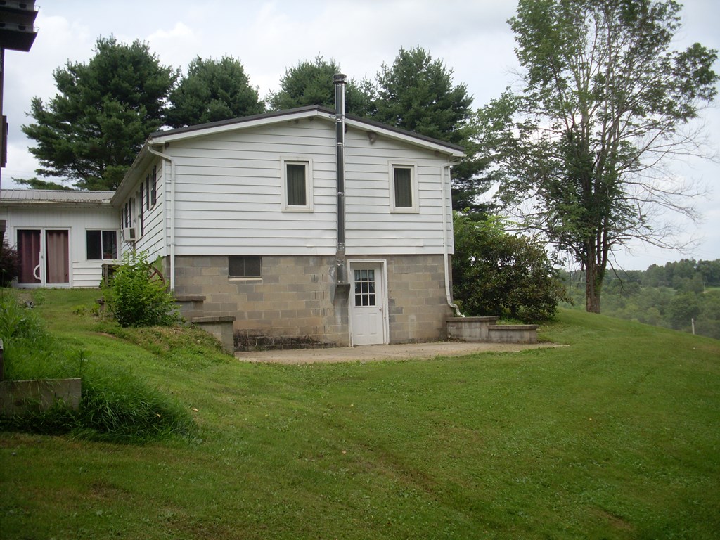 35955 Center Road Centerville, PA 16404 - Photo 3 of 16