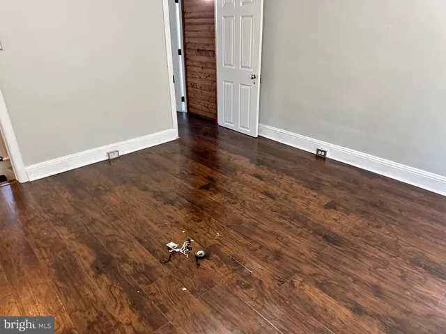 wooden floor in a empty room