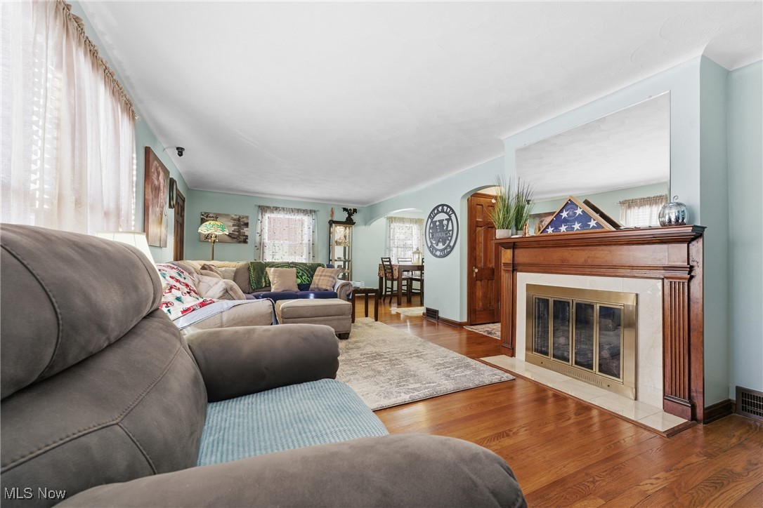 2333 South Taylor Road Cleveland, OH 44118 - Photo 6 of 47 Gallery Image 6