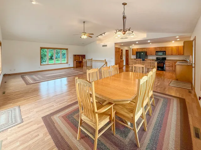 $599,000 | 5782 North Brown Road, Dakota, IL 61018