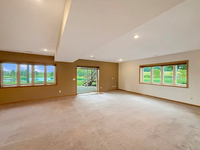 $599,000 | 5782 North Brown Road, Dakota, IL 61018