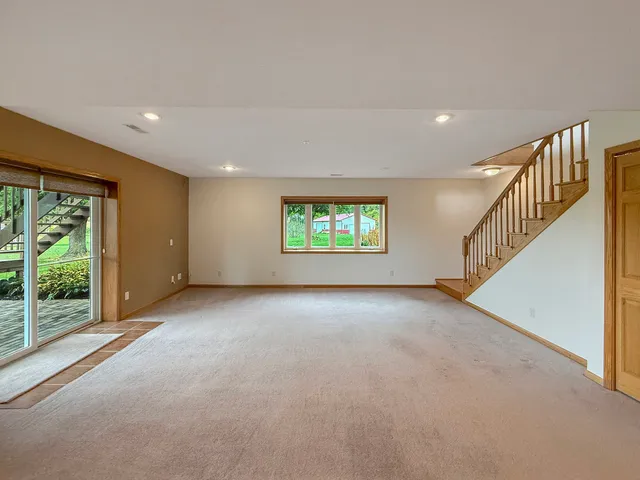 $599,000 | 5782 North Brown Road, Dakota, IL 61018