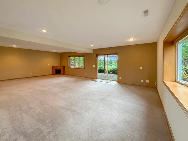 $599,000 | 5782 North Brown Road, Dakota, IL 61018