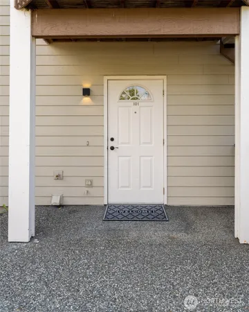 $299,000 | 3374 Southbend Place, Unit 101, Bellingham, WA 98226