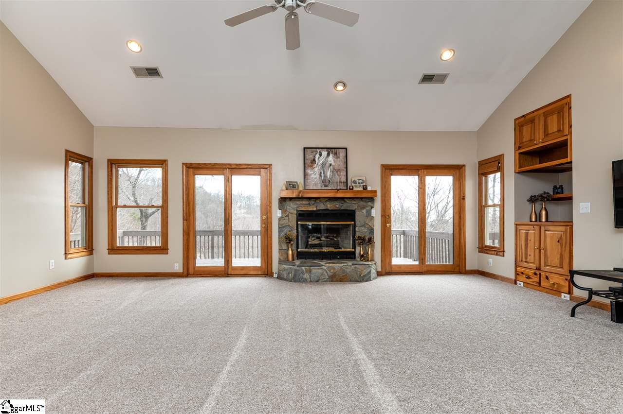105 Raptor Way Landrum, SC 29356 - Photo 4 of 30
