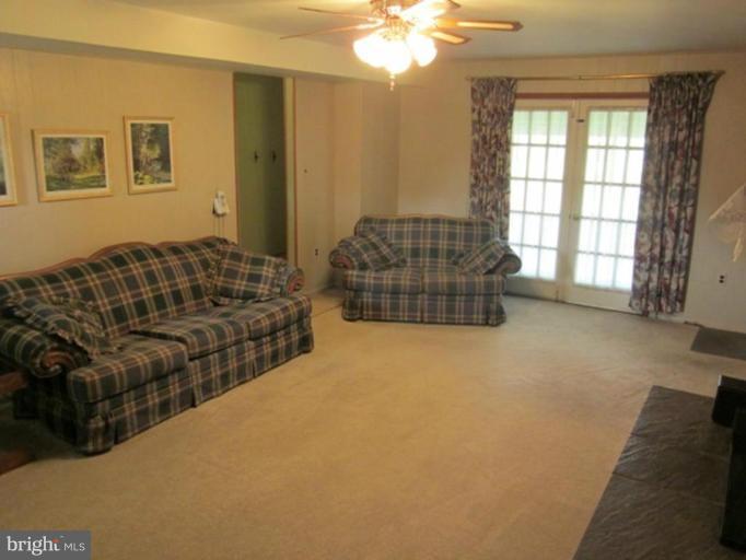 8010 Martown Road Laurel, MD 20723 - Photo 19 of 19 Family Room