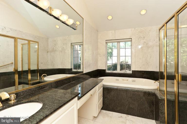 9 Deep Run Road Lutherville-Timonium, MD 21093 - Photo 12 of 17 Master Bath