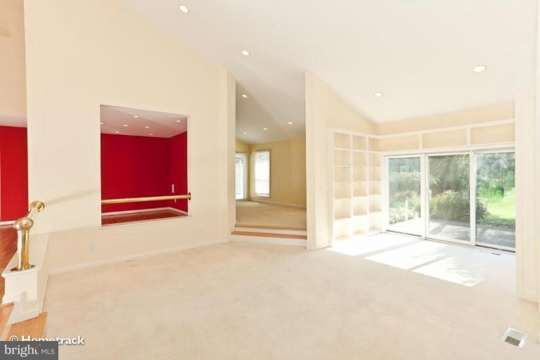 9 Deep Run Road Lutherville-Timonium, MD 21093 - Photo 4 of 17 Living Room #2