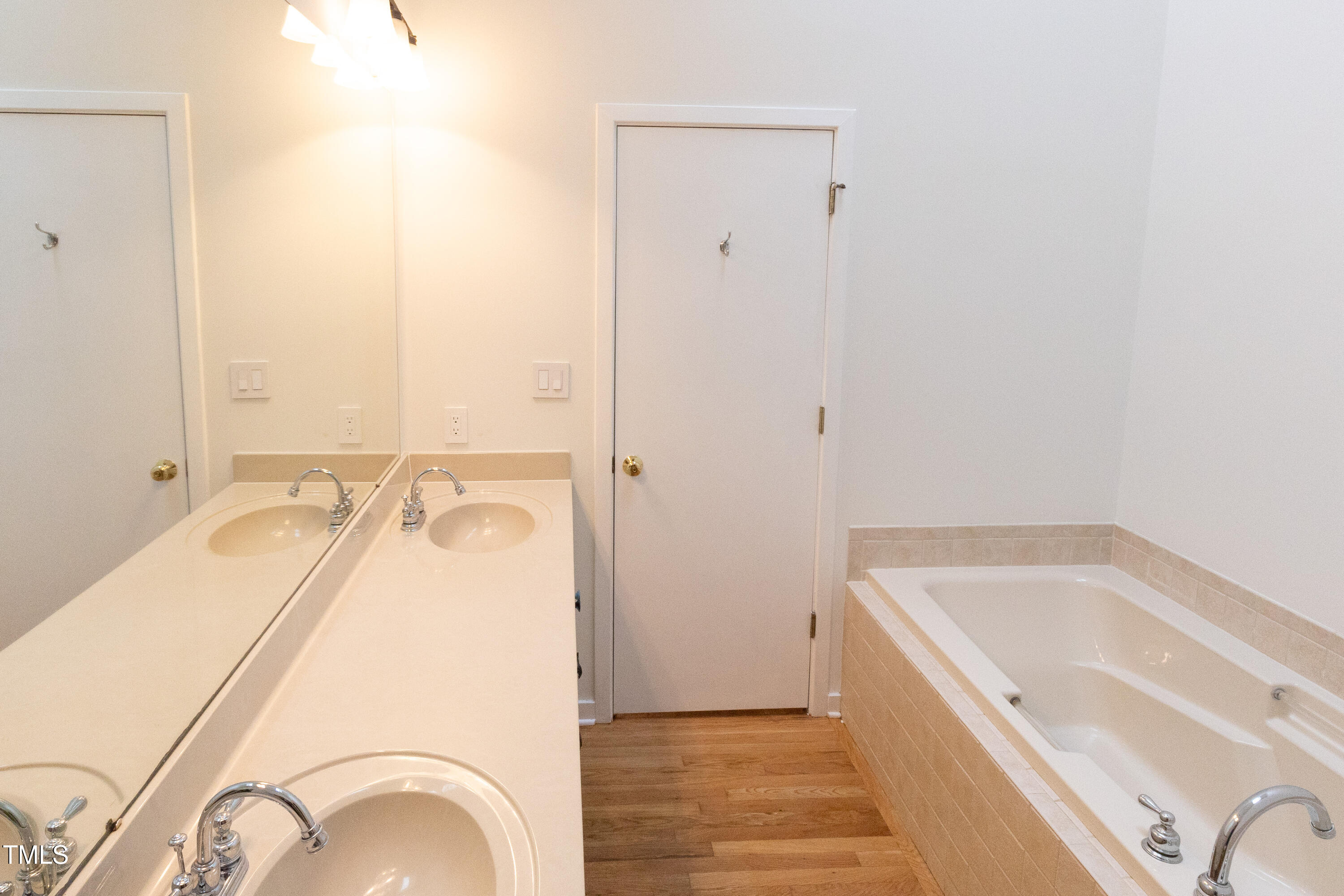 212 Blueridge Road Carrboro, NC 27510 - Photo 8 of 21 Oakwood-15