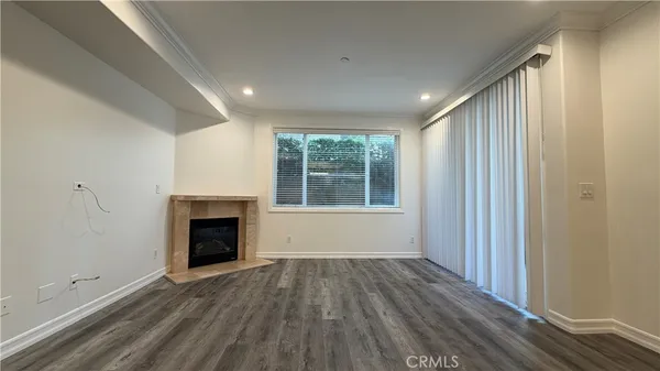 $4,300 | 414 East Valencia Avenue, Unit 111, Burbank, CA 91501