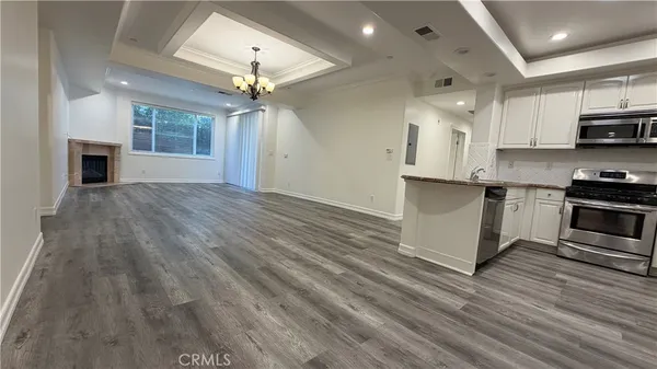 $4,300 | 414 East Valencia Avenue, Unit 111, Burbank, CA 91501