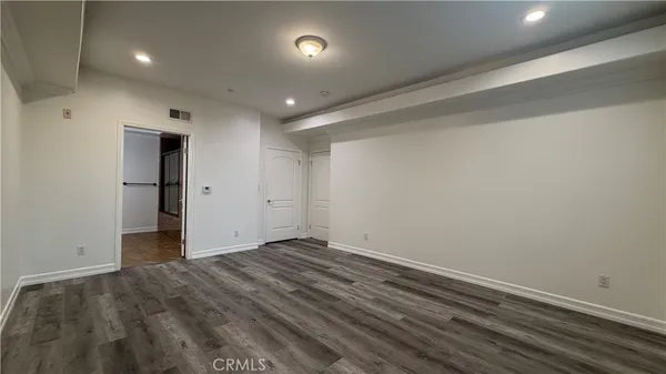 $4,300 | 414 East Valencia Avenue, Unit 111, Burbank, CA 91501