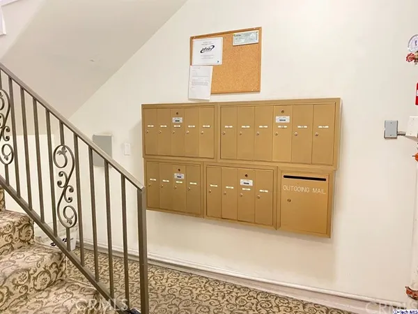 $4,300 | 414 East Valencia Avenue, Unit 111, Burbank, CA 91501