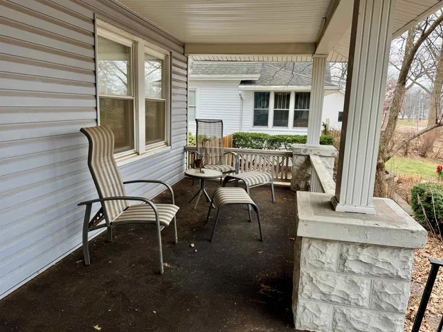 $1,500 | 2225 26th Street, Rock Island, IL 61201