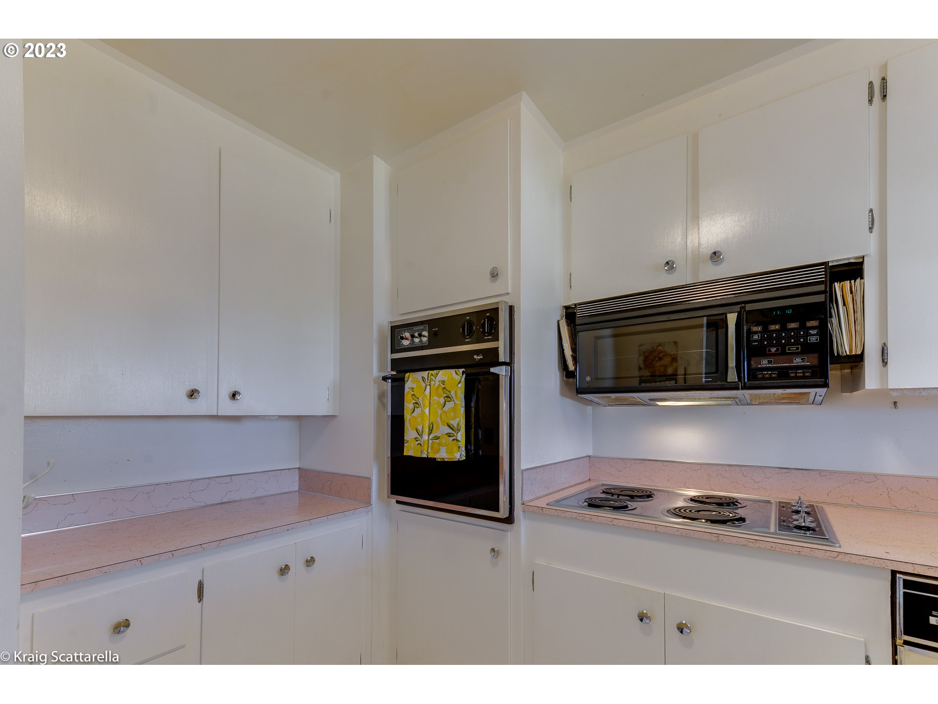 1323 Randolph Road Woodburn, OR 97071 - Photo 12 of 25 Kitchen