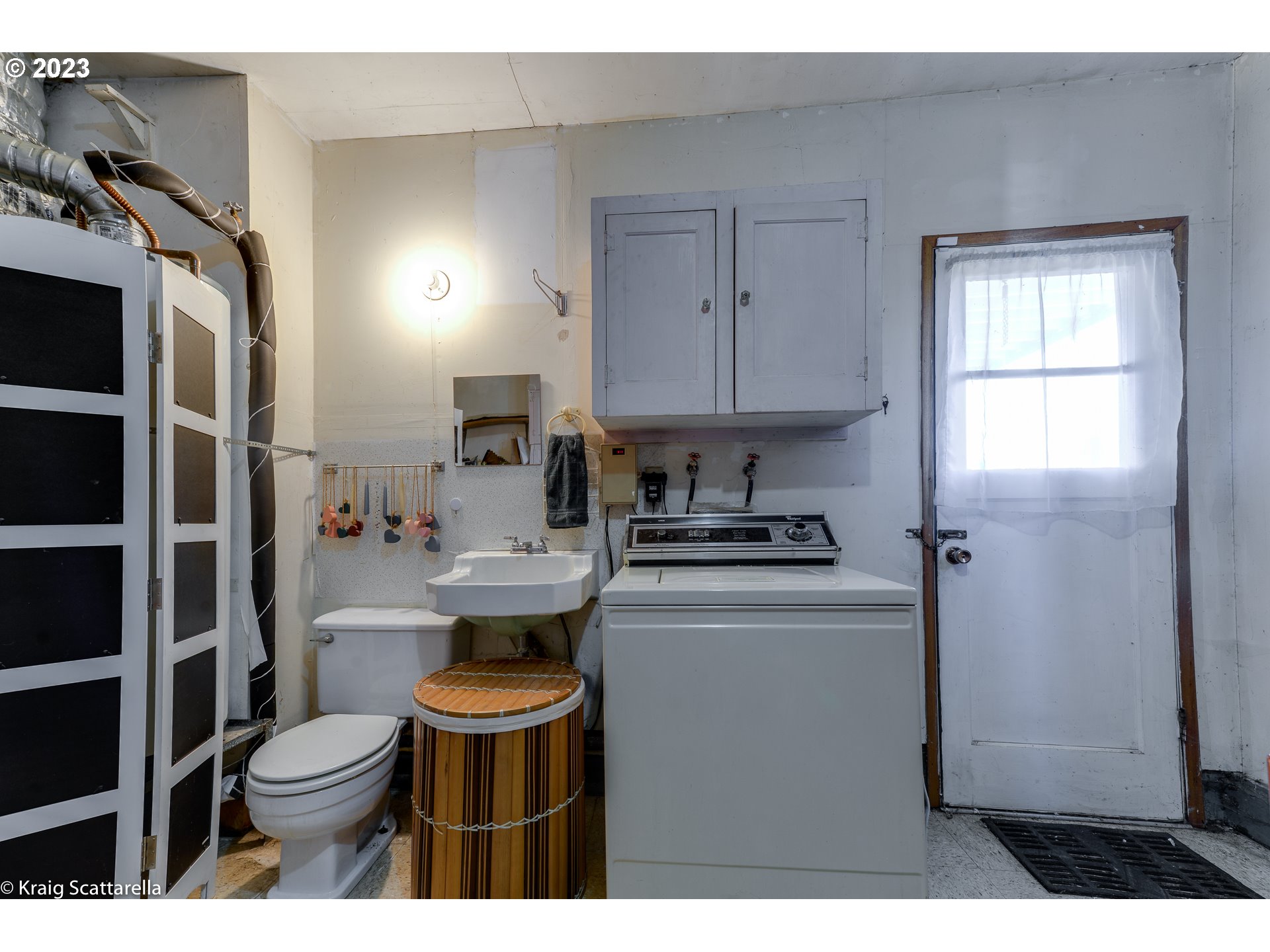 1323 Randolph Road Woodburn, OR 97071 - Photo 17 of 25 Bathroom
