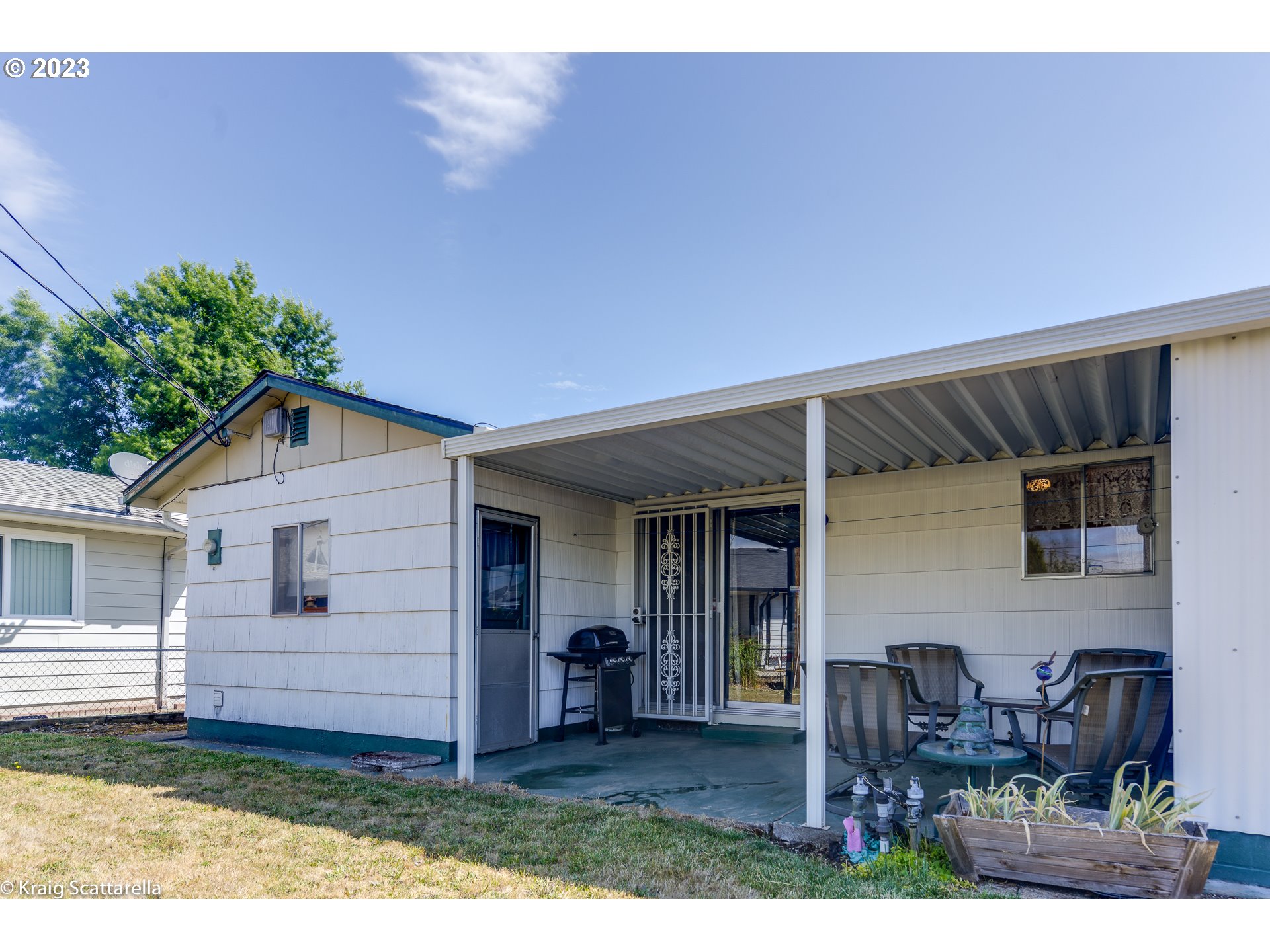 1323 Randolph Road Woodburn, OR 97071 - Photo 22 of 25 Covered Patio