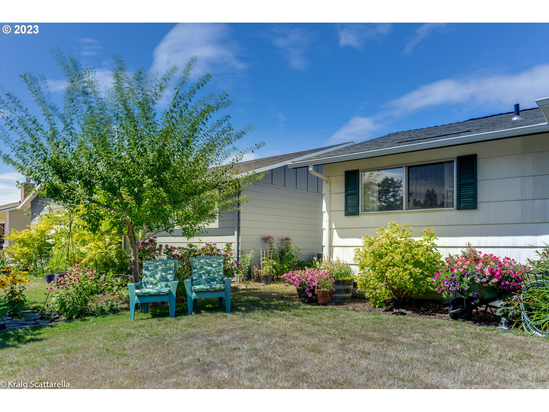 1323 Randolph Road Woodburn, OR 97071 - Photo 3 of 25 Front Yard