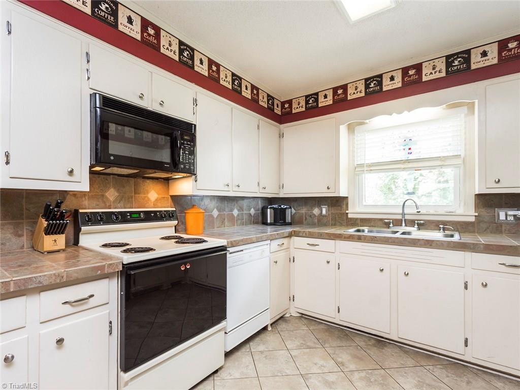 2220 Swepsonville Road Graham, NC 27253 - Photo 10 of 29 Kitchen