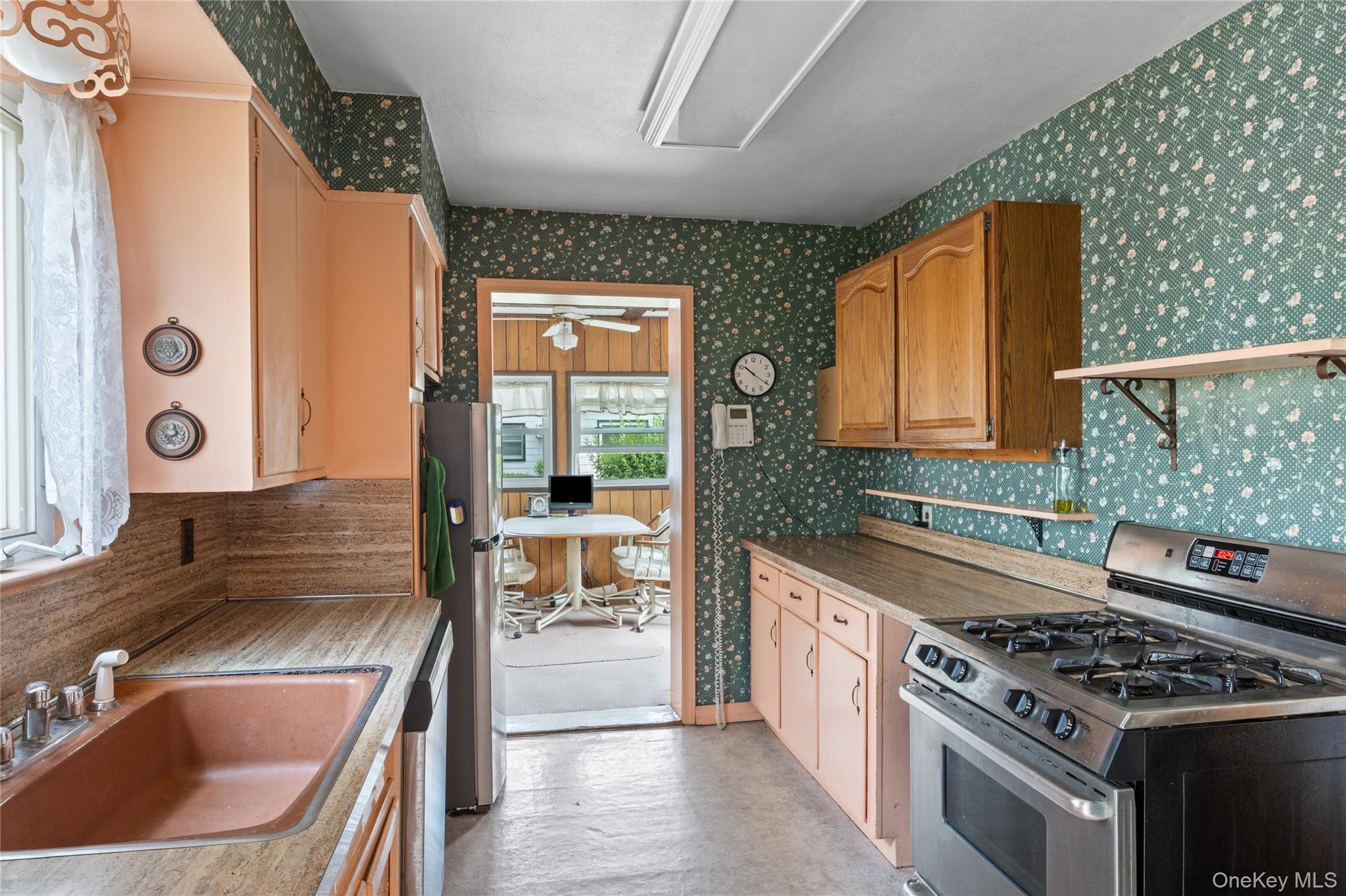 637 Stratford Road Baldwin, NY 11510 - Photo 12 of 49