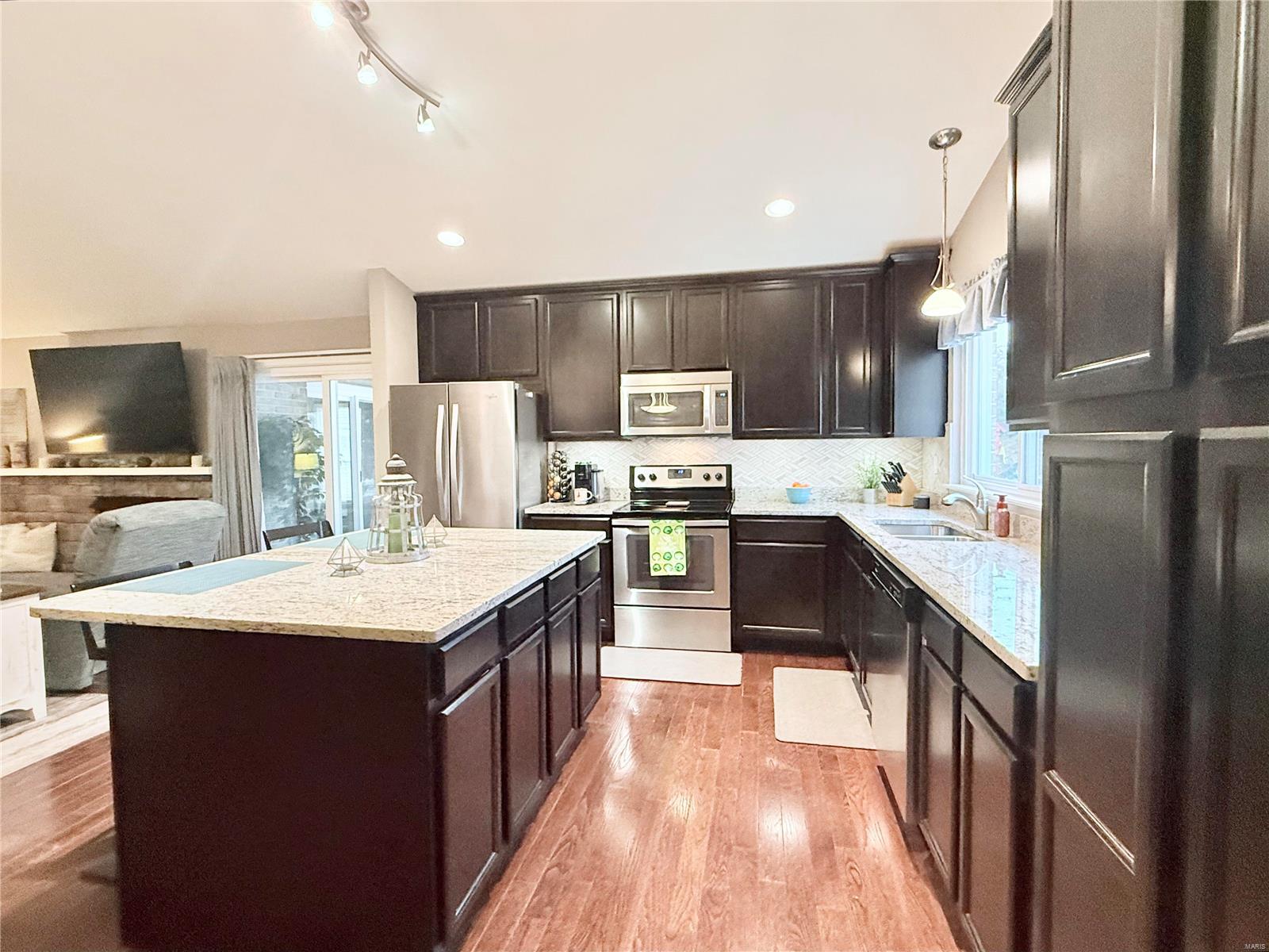 402 Algonquin Drive Ballwin, MO 63011 - Photo 11 of 53