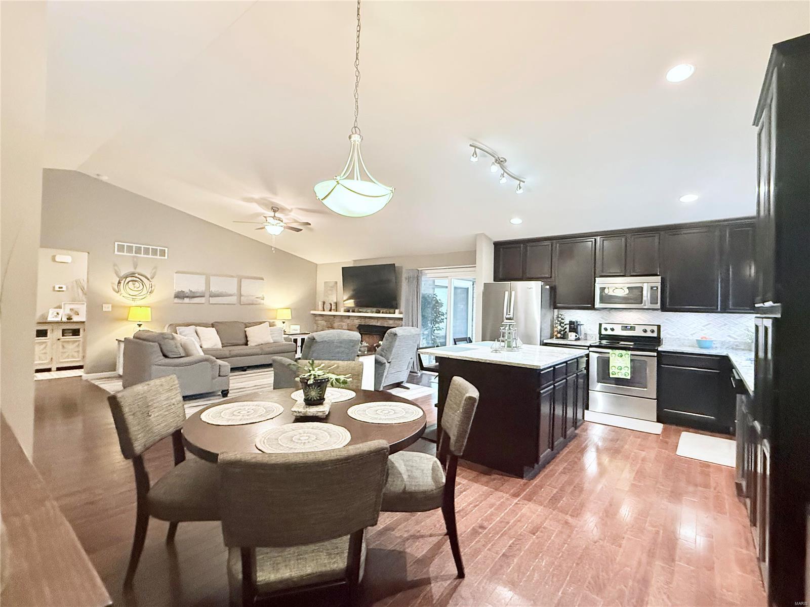 402 Algonquin Drive Ballwin, MO 63011 - Photo 12 of 53