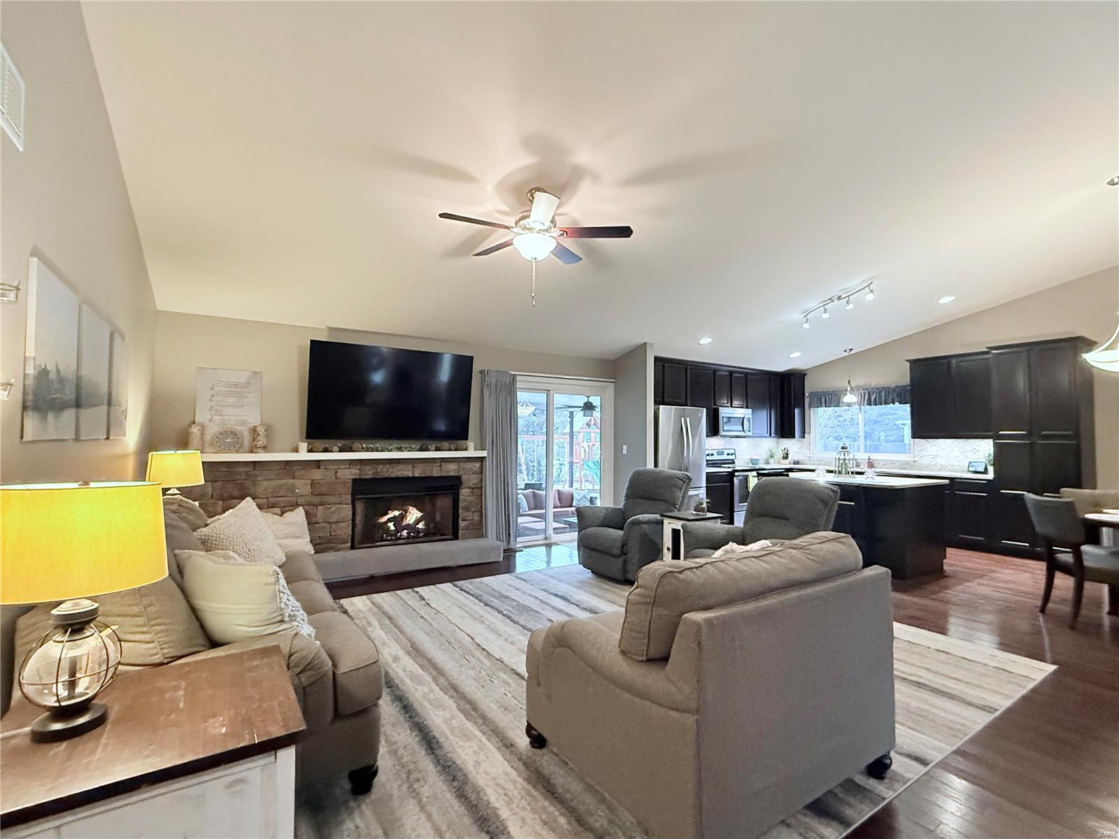 402 Algonquin Drive Ballwin, MO 63011 - Photo 5 of 53