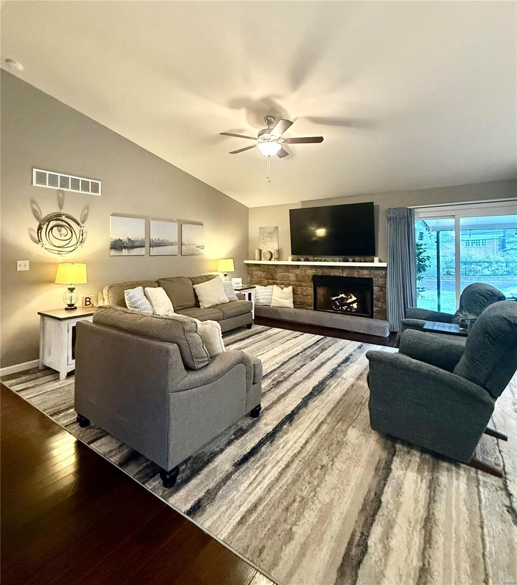 402 Algonquin Drive Ballwin, MO 63011 - Photo 7 of 53