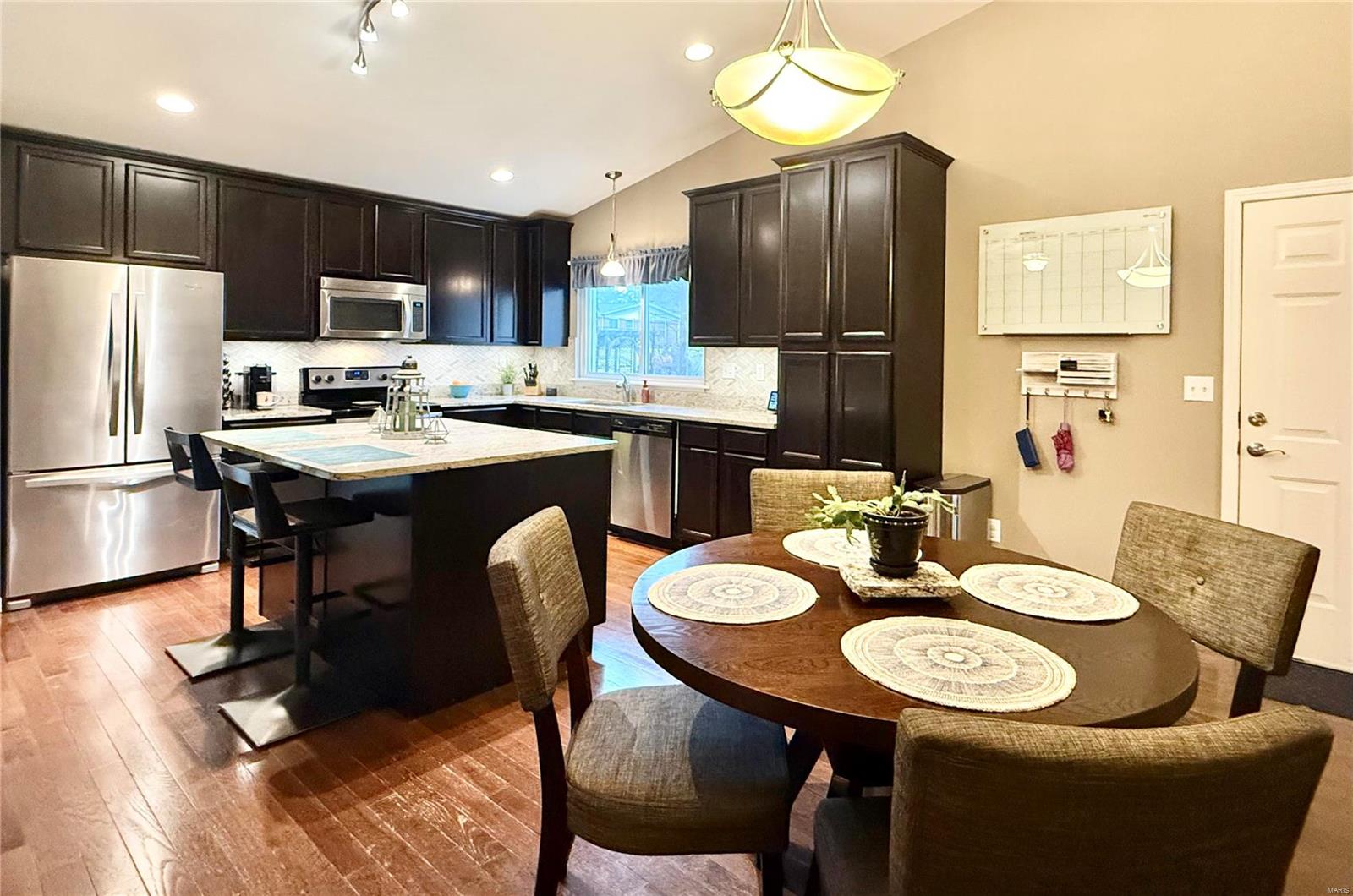 402 Algonquin Drive Ballwin, MO 63011 - Photo 8 of 53