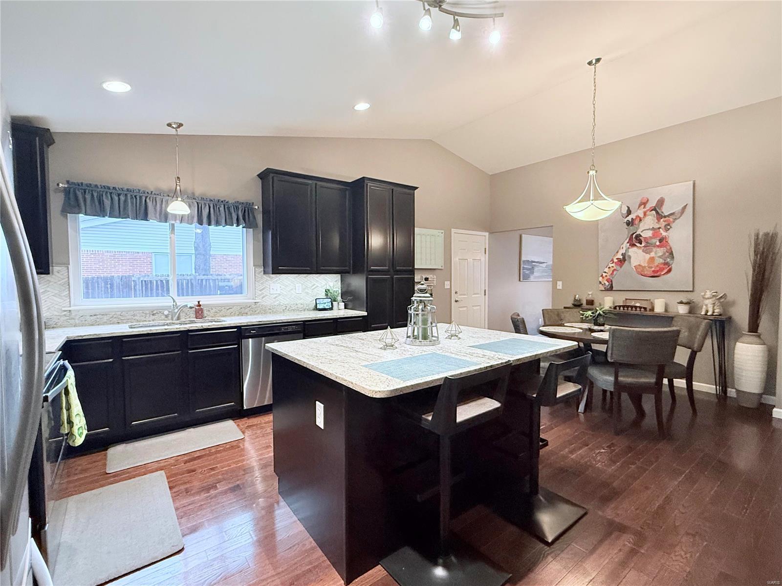 402 Algonquin Drive Ballwin, MO 63011 - Photo 10 of 53