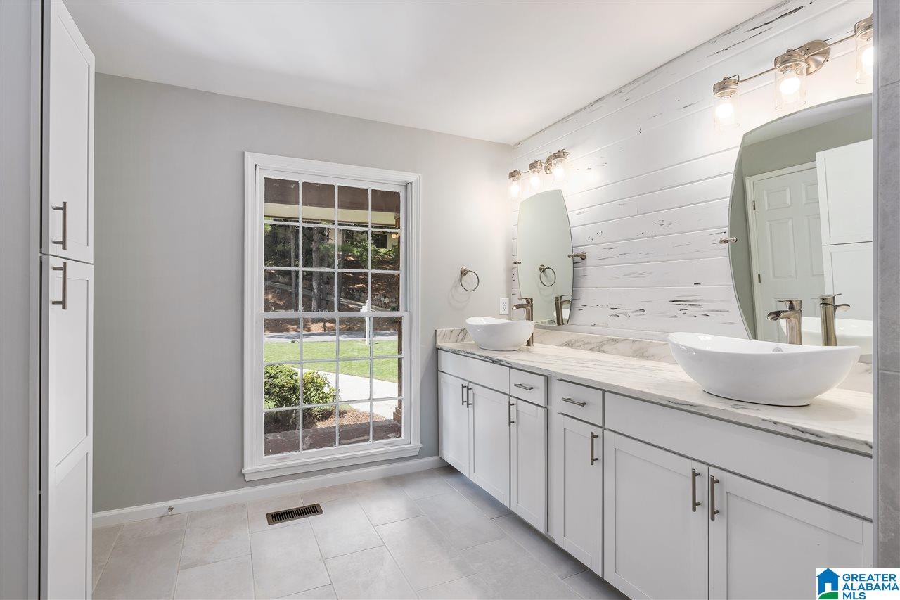 1645 Moss Rock Road Birmingham, AL 35226 - Photo 18 of 33