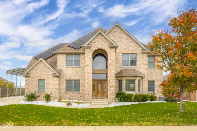 $559,900 | 2076 Pawnee Trail, Columbus, IN 47203