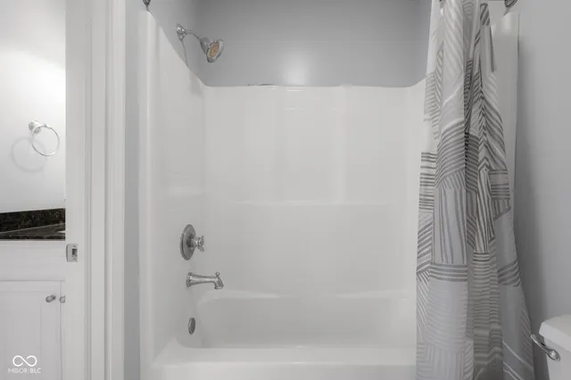 $559,900 | 2076 Pawnee Trail, Columbus, IN 47203