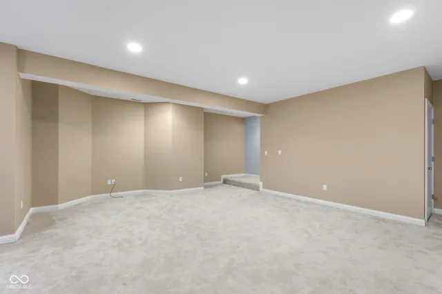 $559,900 | 2076 Pawnee Trail, Columbus, IN 47203