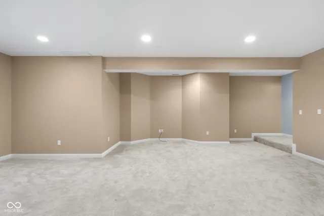 $559,900 | 2076 Pawnee Trail, Columbus, IN 47203