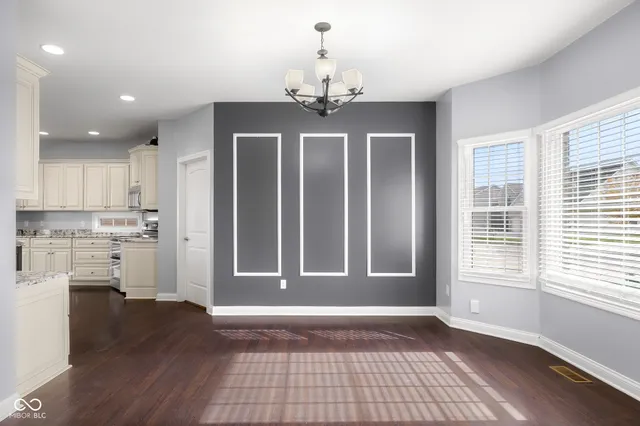 $559,900 | 2076 Pawnee Trail, Columbus, IN 47203