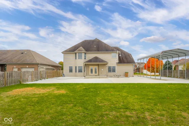 $559,900 | 2076 Pawnee Trail, Columbus, IN 47203