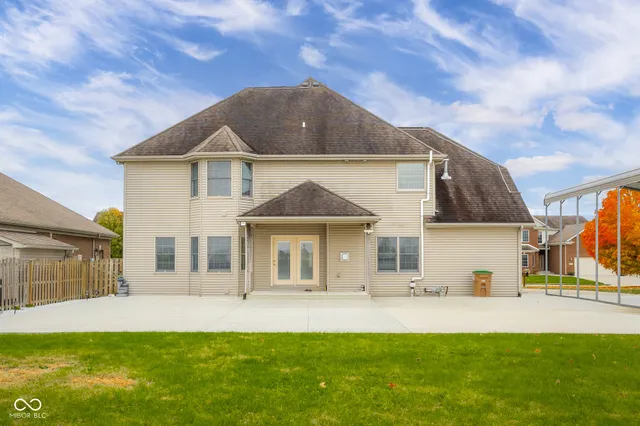 $559,900 | 2076 Pawnee Trail, Columbus, IN 47203