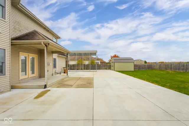 $559,900 | 2076 Pawnee Trail, Columbus, IN 47203