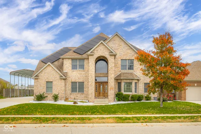 $559,900 | 2076 Pawnee Trail, Columbus, IN 47203
