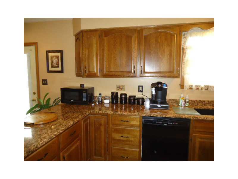 5026 Julia McKees Rocks, PA 15136 - Photo 8 of 18 Kitchen.