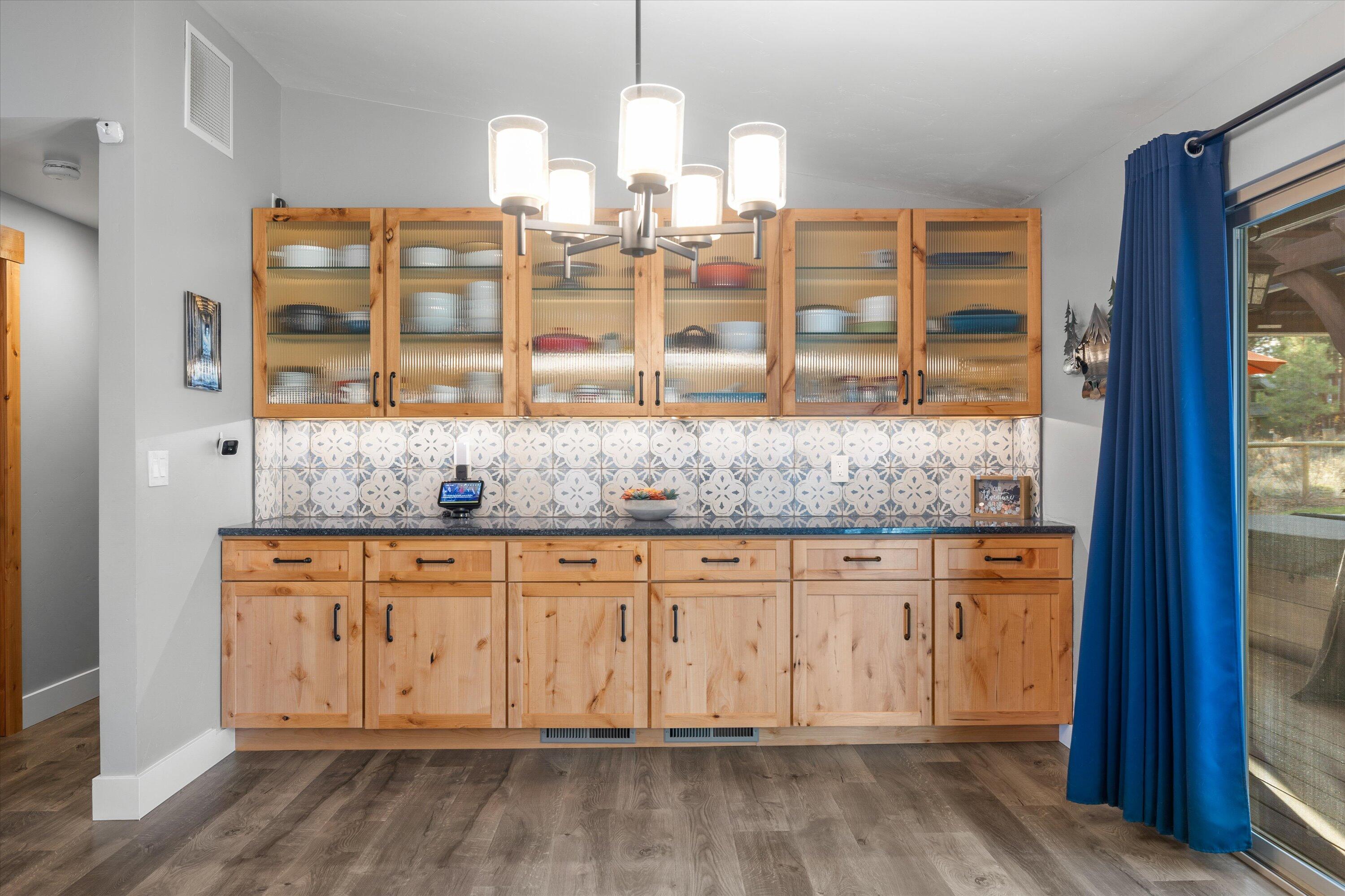 60095 East Ridgeview Drive Bend, OR 97702 - Photo 32 of 45 08-20231121 JILL ROSELL-23