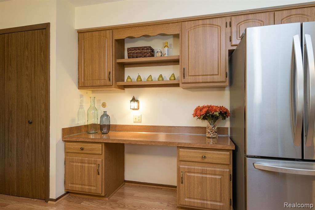758 Lake Forest Road Rochester Hills, MI 48309 - Photo 5 of 19