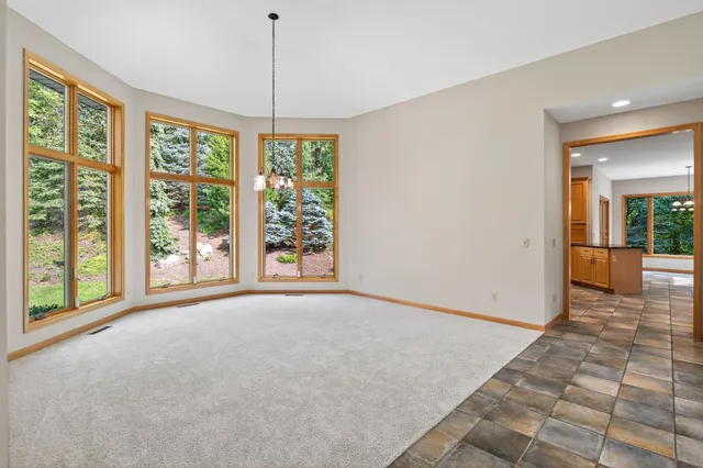 $1,050,000 | 2520 Arbor Court, Mendota Heights, MN 55120