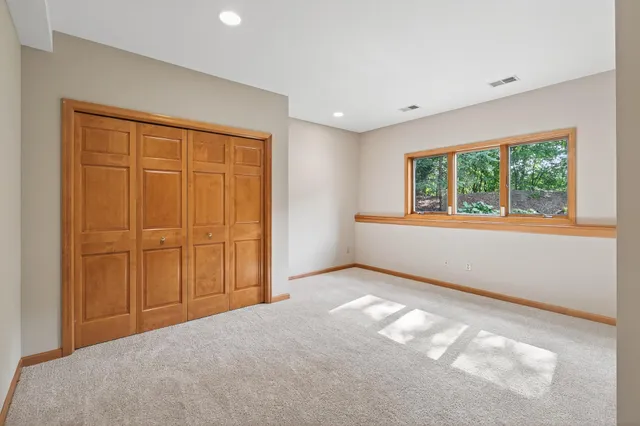 $1,050,000 | 2520 Arbor Court, Mendota Heights, MN 55120