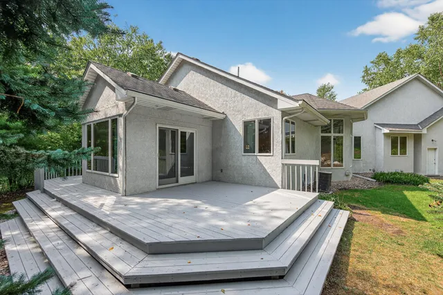 $1,050,000 | 2520 Arbor Court, Mendota Heights, MN 55120