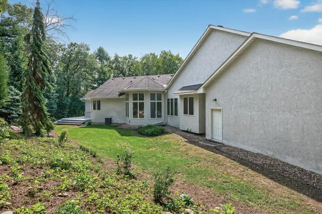 $1,050,000 | 2520 Arbor Court, Mendota Heights, MN 55120