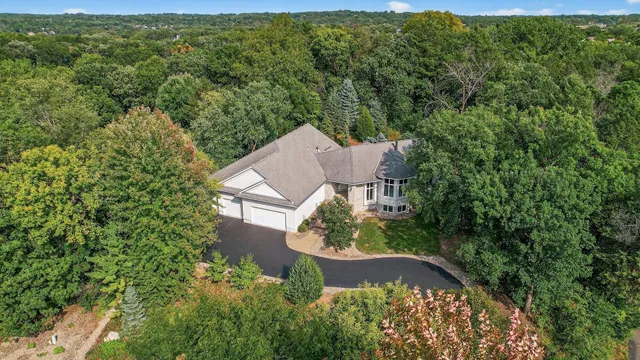 $1,050,000 | 2520 Arbor Court, Mendota Heights, MN 55120
