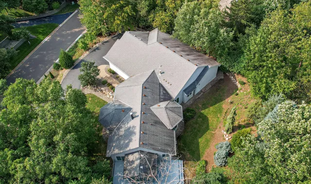 $1,050,000 | 2520 Arbor Court, Mendota Heights, MN 55120